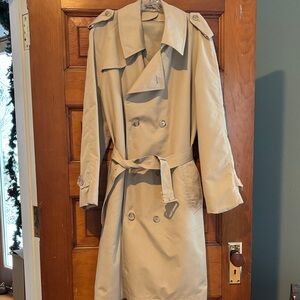 VINTAGE Classic Beige Trench Coat 🧥 42R or large